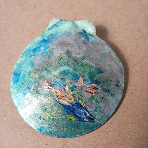 VTG Hand Painted Seashell Necklace Pendant Blue Green with Orange Blue Fish